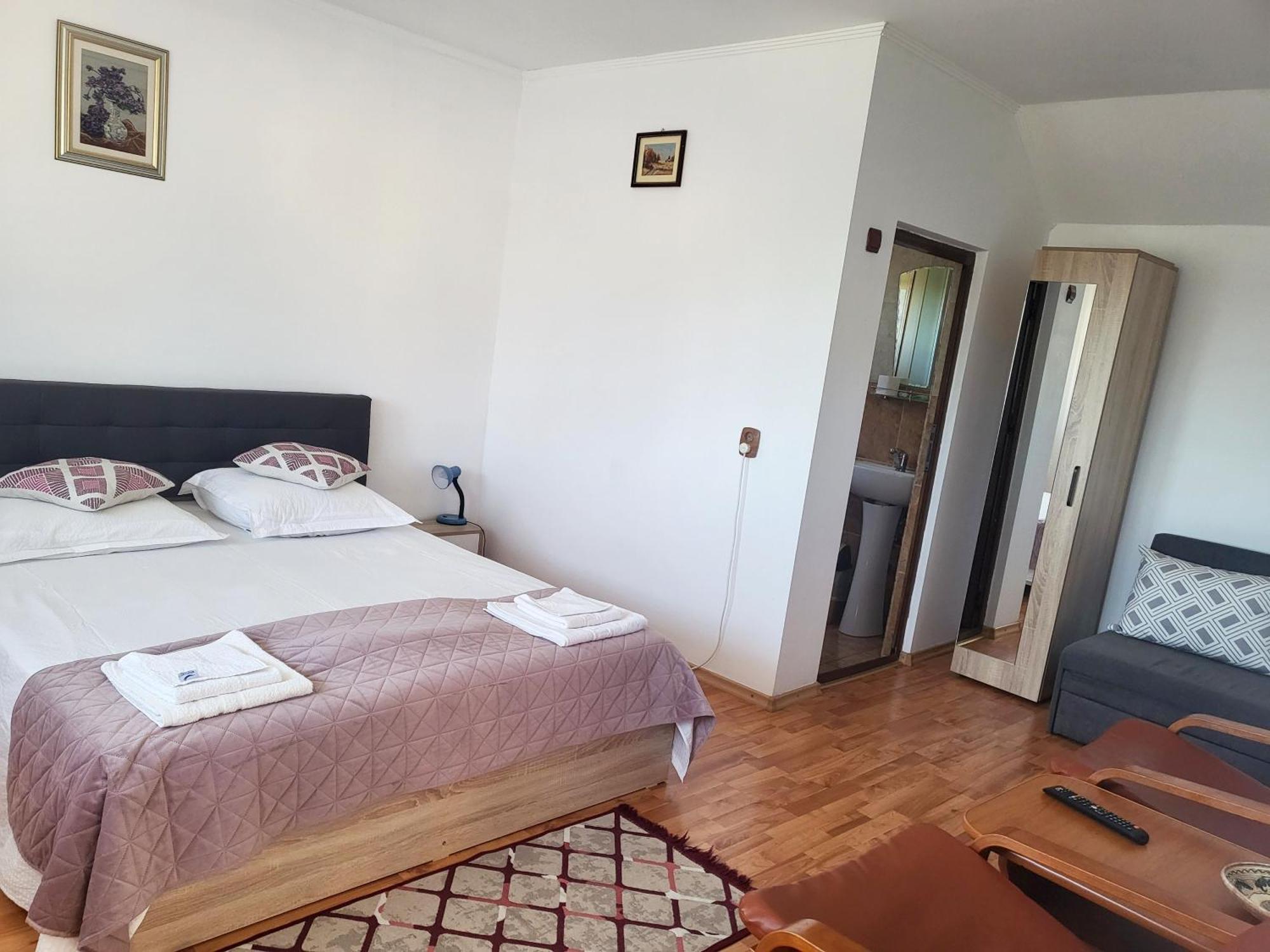 Pensiunea Dana Horezu Bagian luar foto