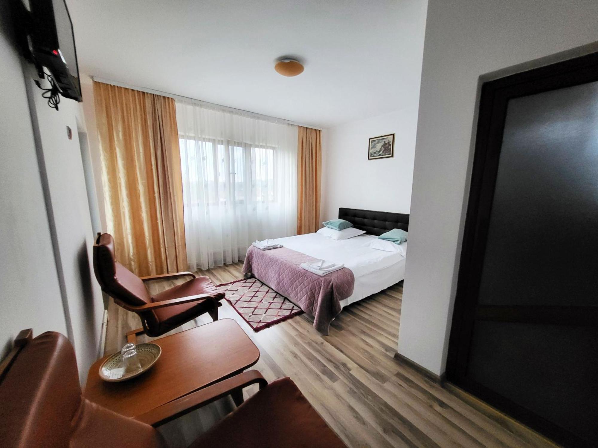 Pensiunea Dana Horezu Bagian luar foto