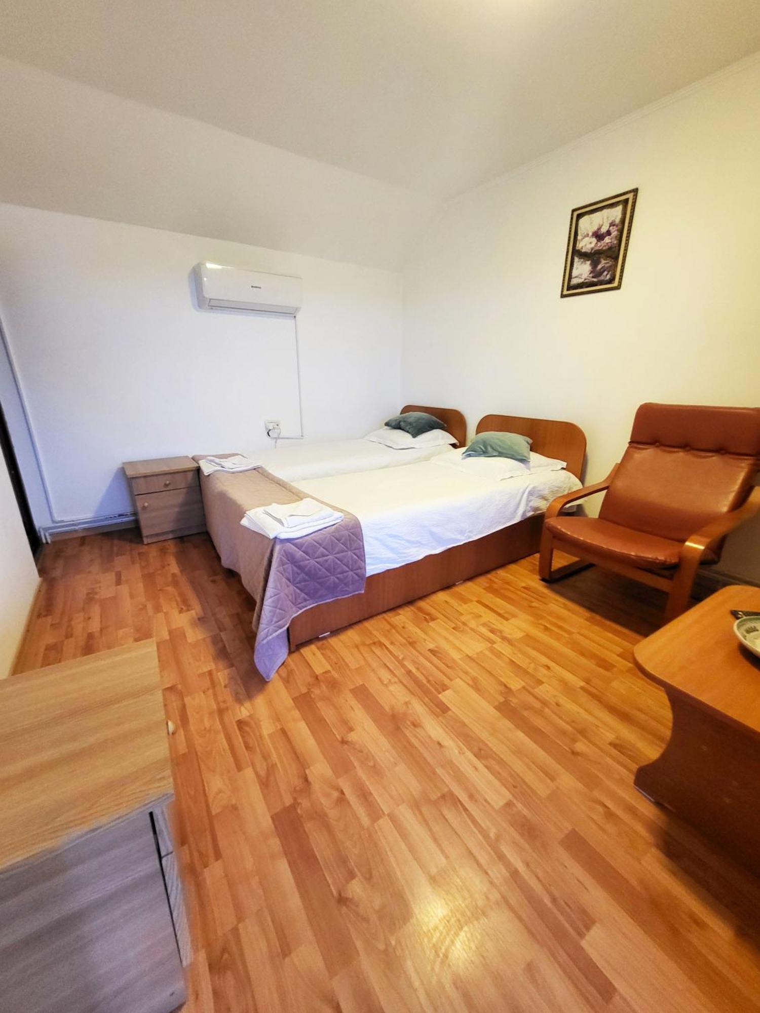 Pensiunea Dana Horezu Bagian luar foto