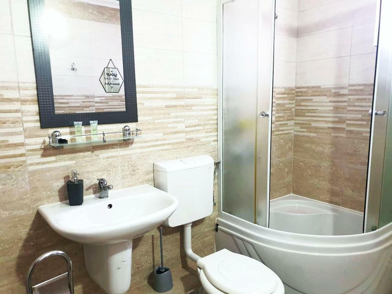 Pensiunea Dana Horezu Bagian luar foto